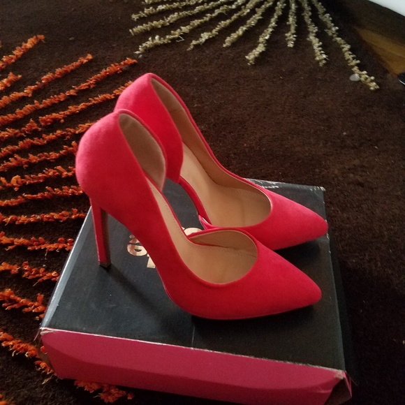 Shoes - Picture 3 of 8